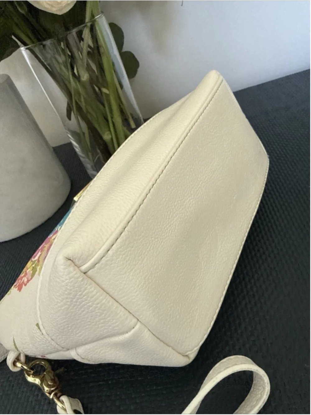 Betsey Johnson White Floral Trapezoid Cosmetic Makeup Bag